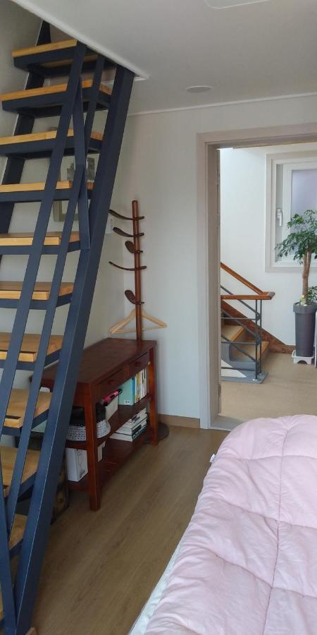 Ri-In Mokpo Guesthouse Екстериор снимка